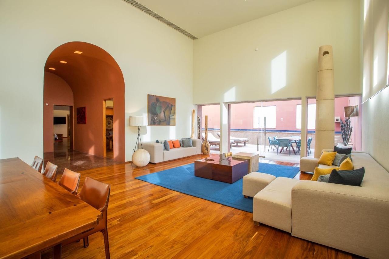 Camino Real Monterrey Otel San Pedro Garza Garcia Dış mekan fotoğraf A living room at the Mandarin Oriental, Barcelona