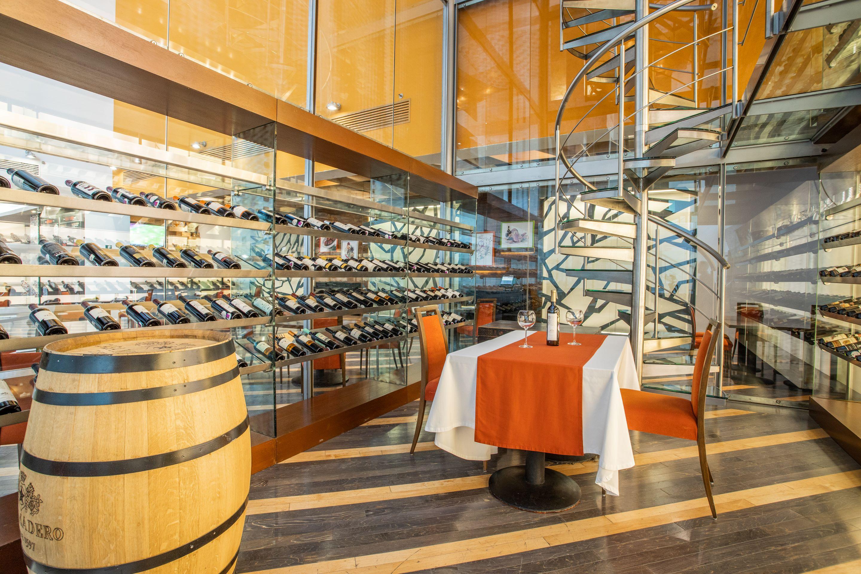 Camino Real Monterrey Otel San Pedro Garza Garcia Dış mekan fotoğraf Wine bar in Vienna