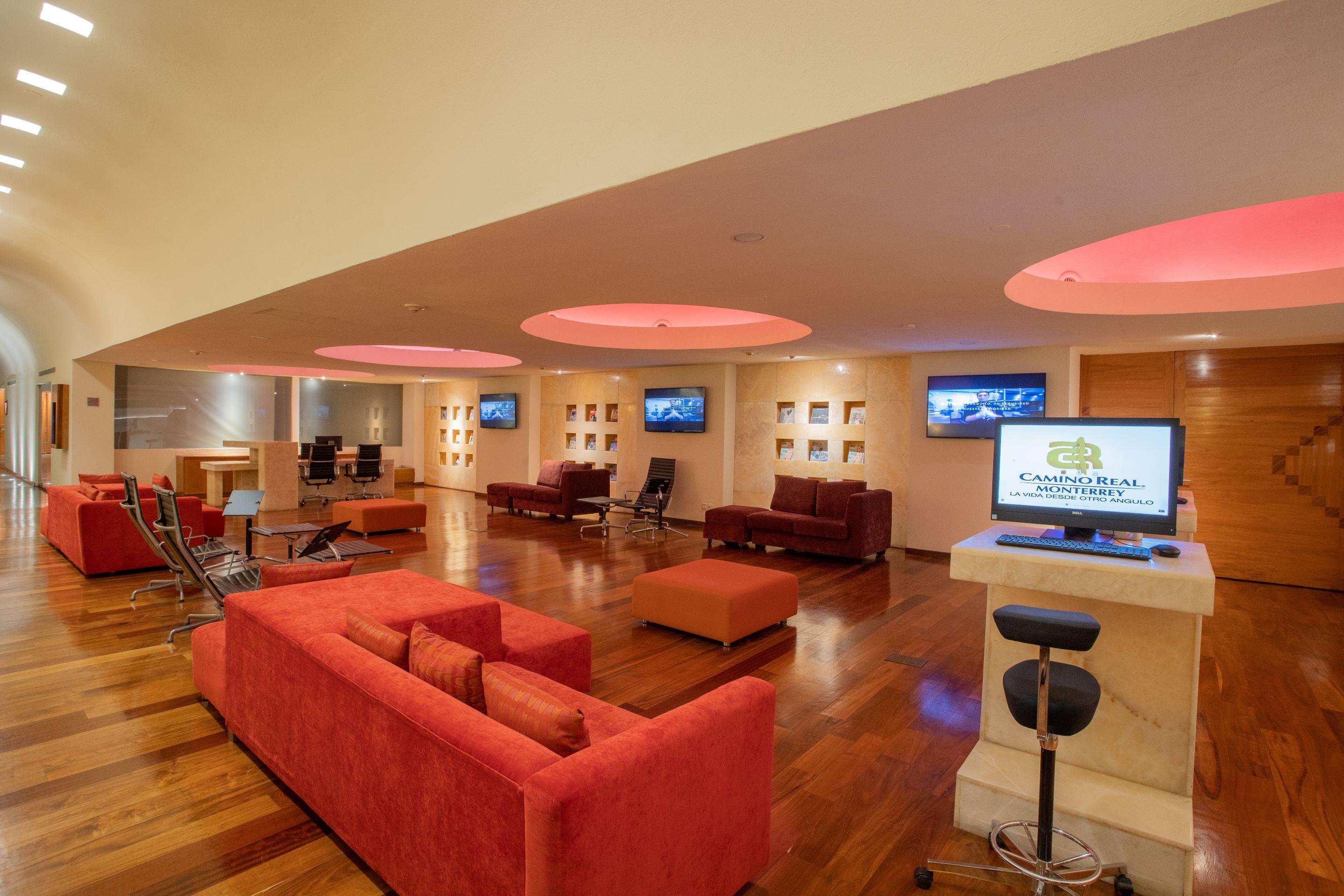 Camino Real Monterrey Otel San Pedro Garza Garcia Dış mekan fotoğraf The lounge at the airport