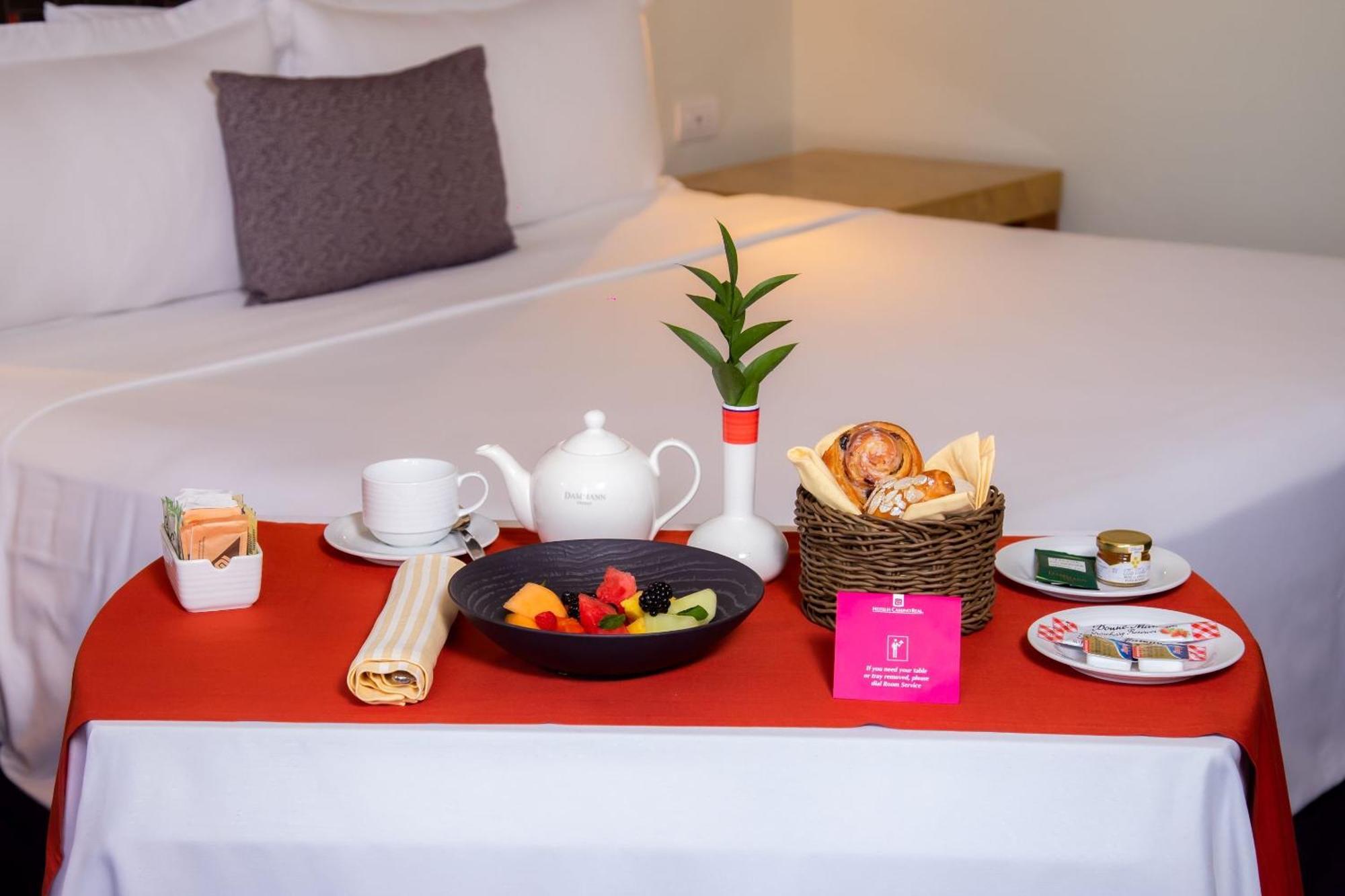 Camino Real Monterrey Otel San Pedro Garza Garcia Dış mekan fotoğraf Room service