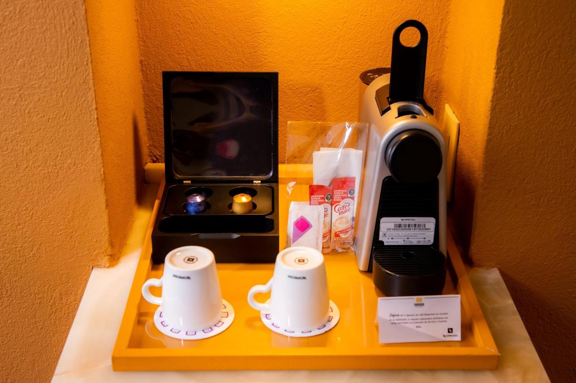 Camino Real Monterrey Otel San Pedro Garza Garcia Dış mekan fotoğraf A Nespresso coffee machine in a hotel room