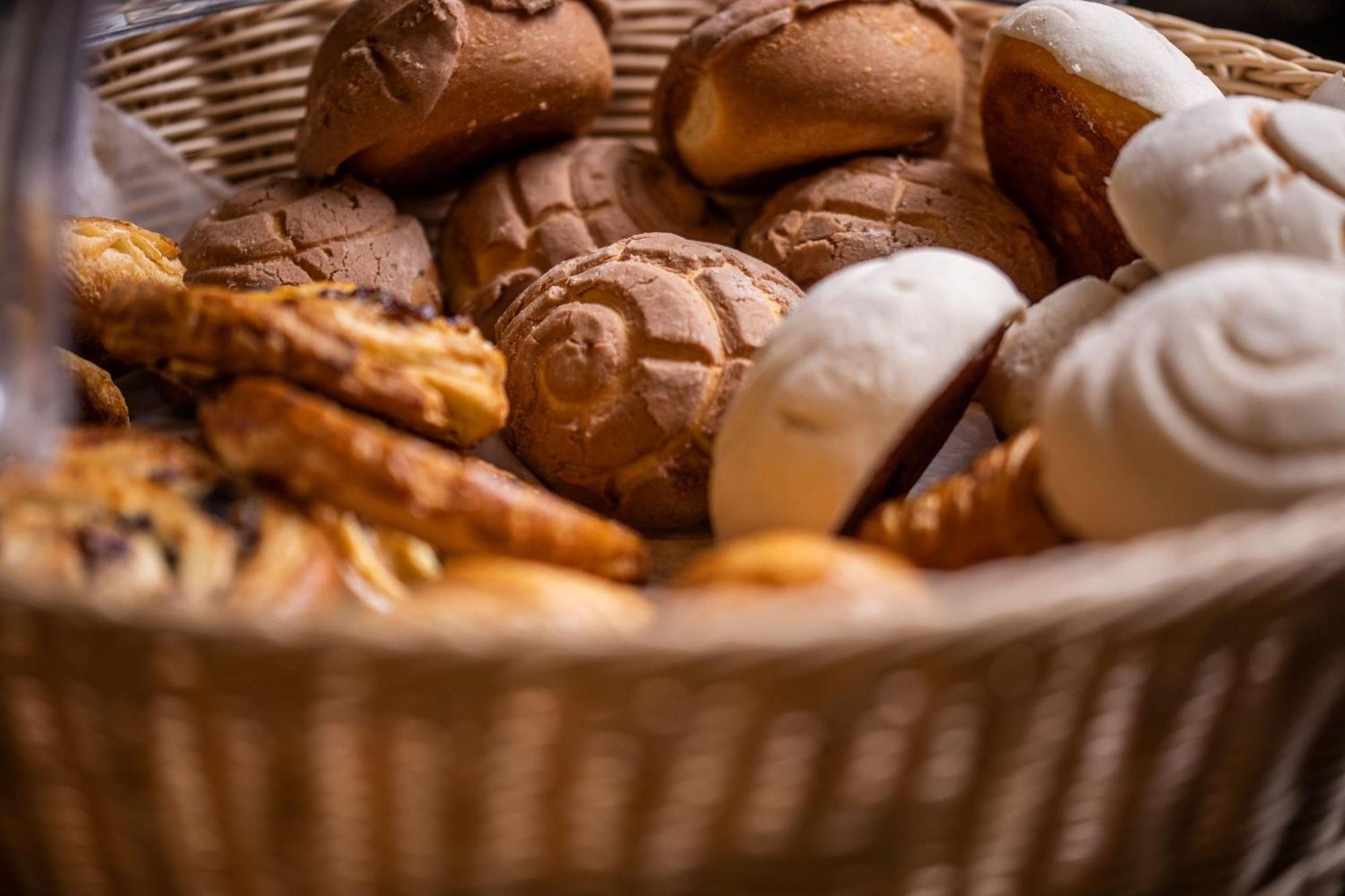 Camino Real Monterrey Otel San Pedro Garza Garcia Dış mekan fotoğraf A selection of Italian pastries